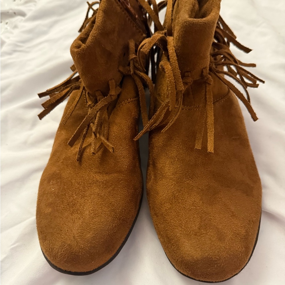 Comfortview Fringe Boots - Tan